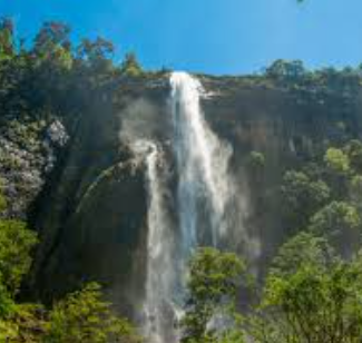 Diyaluma Falls